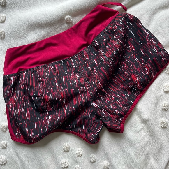 Nike running shorts - Picture 2 of 3